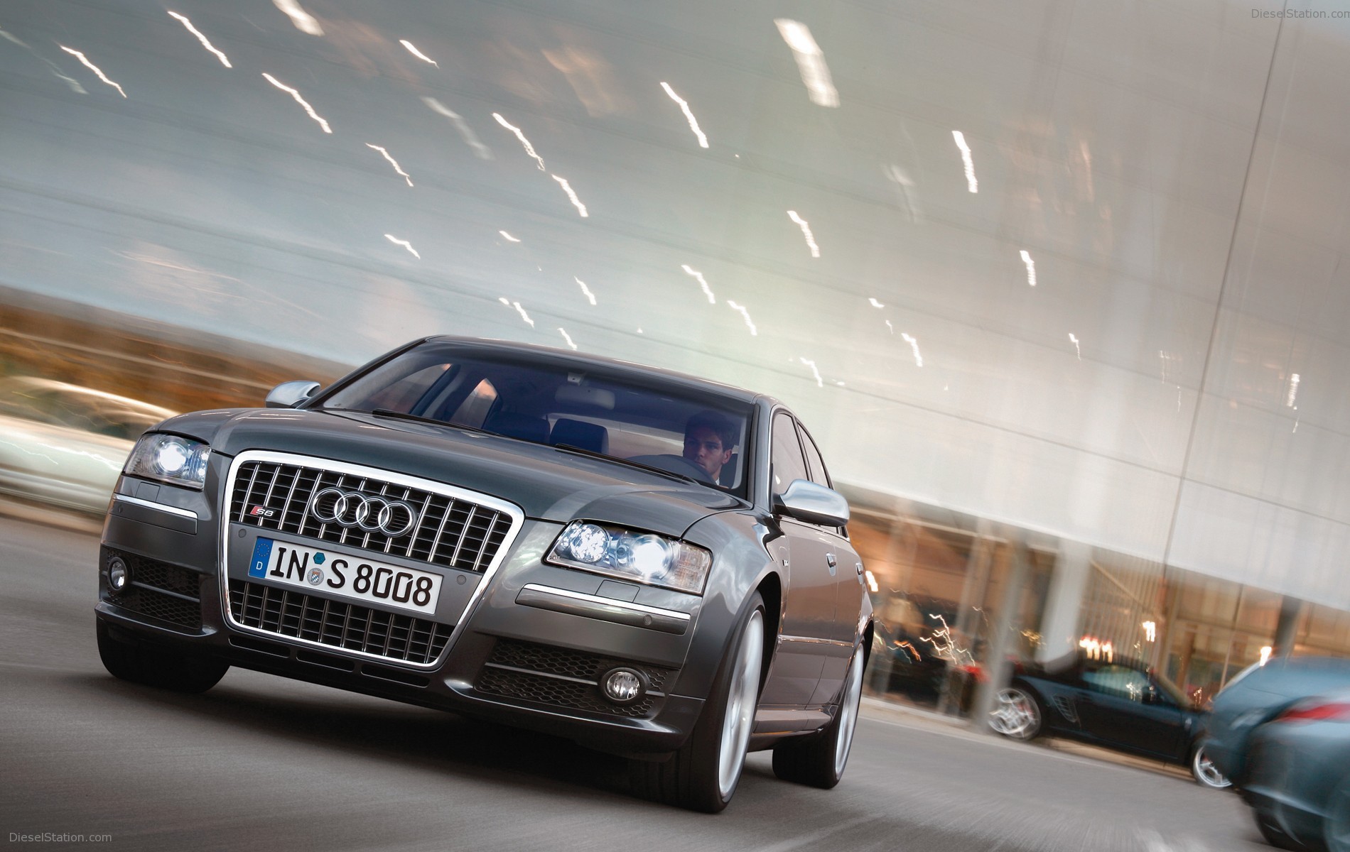 Audi S8 (2005)